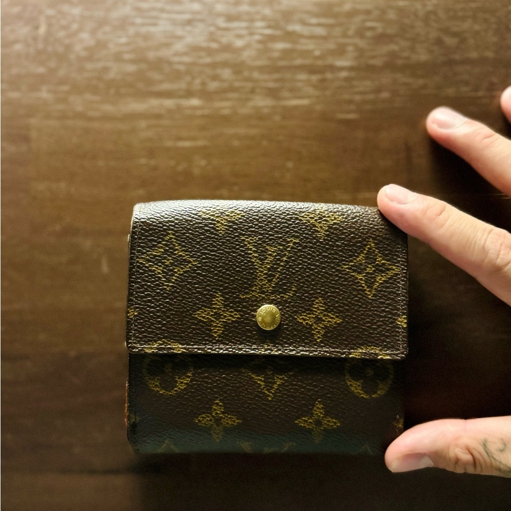 Louis Vuitton Alexandra leather wallet